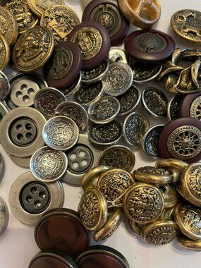 Vintage Metal Steampunk 100 Buttons Lot DESTASH  Sewing Craft Jewelry cosplay